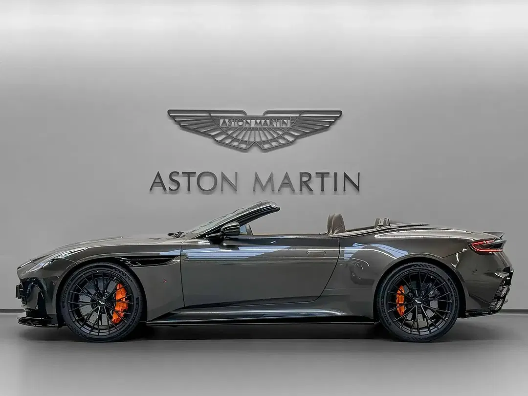 Aston Martin DB12 S Volante - Thumbnail 3