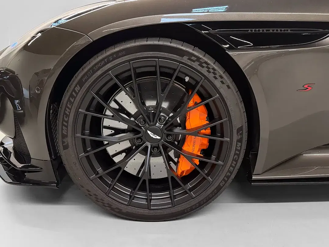 Aston Martin DB12 S Volante - Thumbnail 9