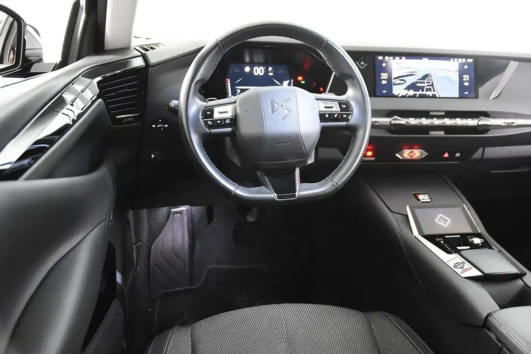 DS Automobiles DS 4 - Thumbnail 11