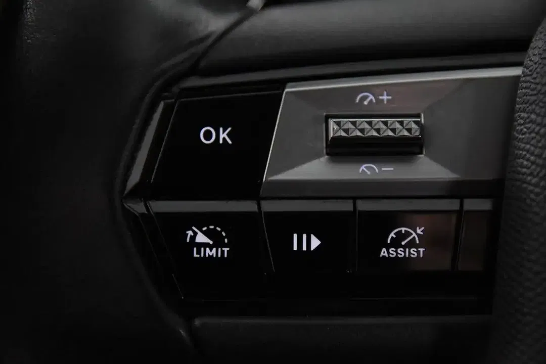 DS Automobiles DS 4 - Thumbnail 13