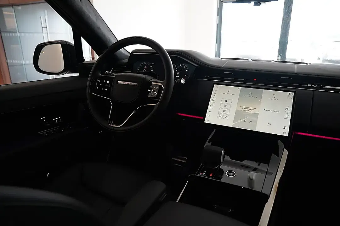 Land Rover Range Rover Sport P550e Hybrid - Thumbnail 10