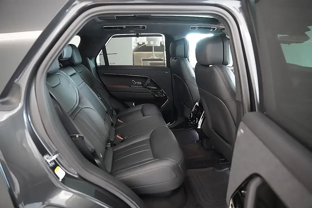 Land Rover Range Rover Sport P550e Hybrid - Thumbnail 6