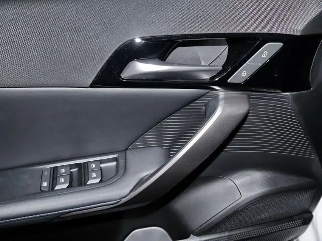 MG MG4 Standard - Thumbnail 11