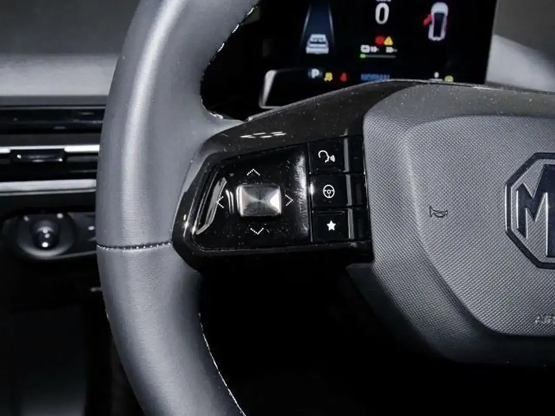 MG MG4 Standard - Thumbnail 4