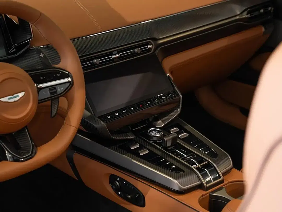 Aston Martin Vanquish Volante - Thumbnail 10