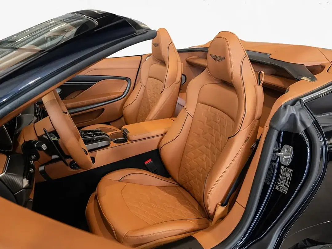 Aston Martin Vanquish Volante - Thumbnail 13
