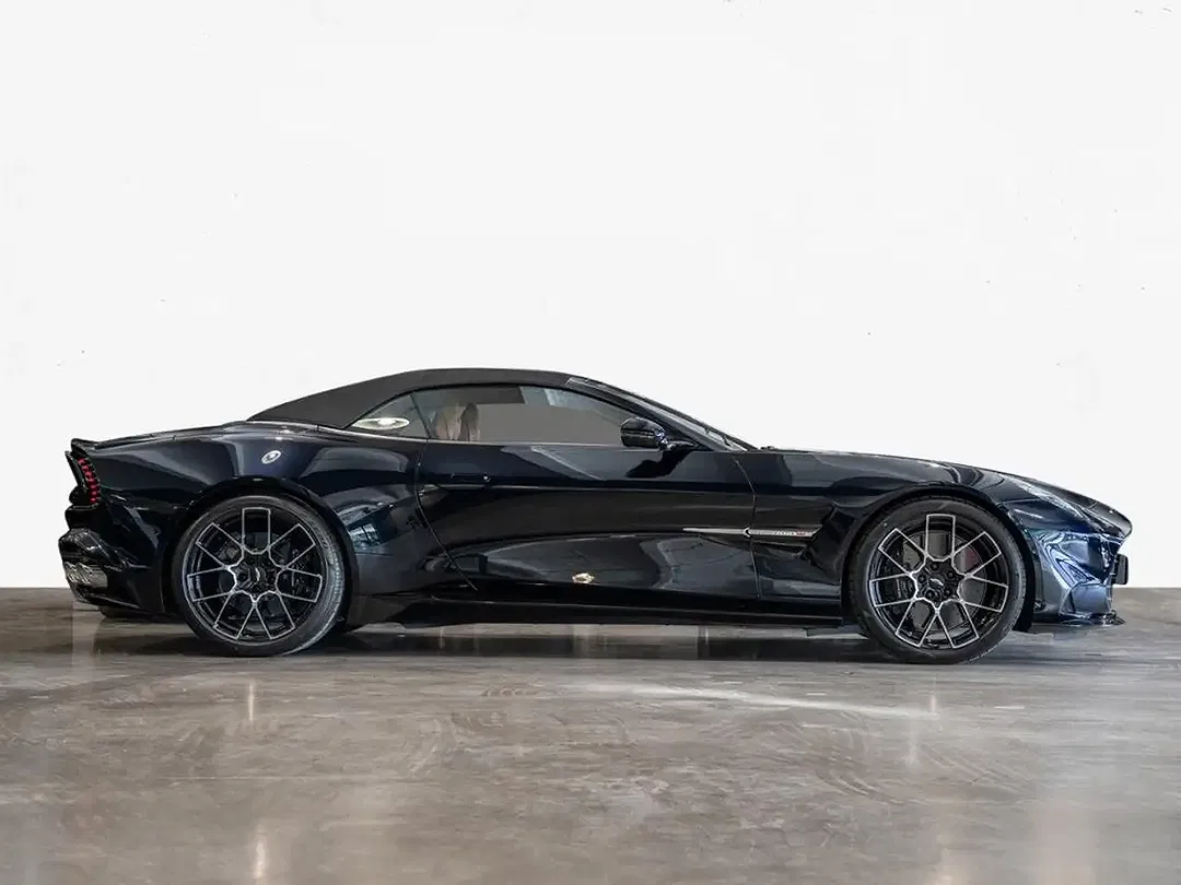 Aston Martin Vanquish Volante - foto 15