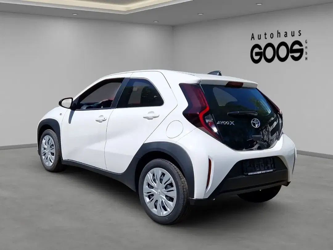 Toyota Aygo X Business Edition - Thumbnail 3