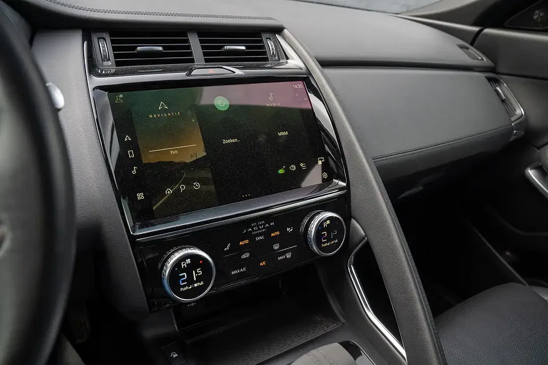 Jaguar E-Pace - Thumbnail 11