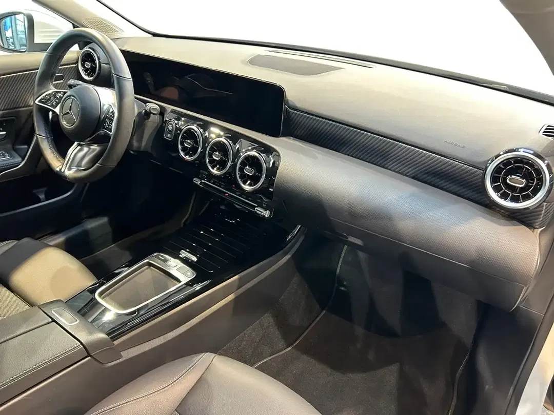 Mercedes-Benz A 180 MBUX Progressive - Thumbnail 3