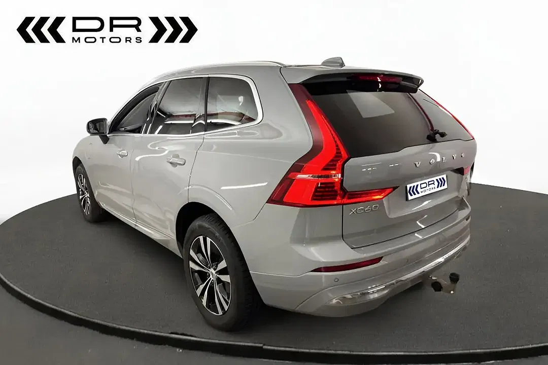 Volvo XC60 T6 PHEV AWD Core - Thumbnail 4