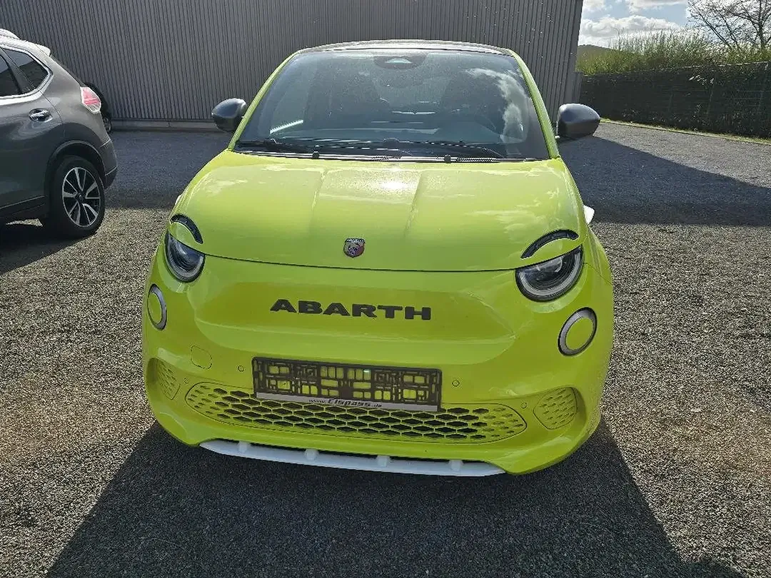 Abarth 500e - Thumbnail 4