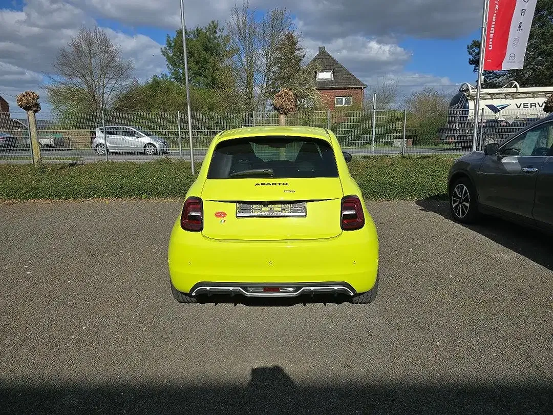 Abarth 500e - Thumbnail 5