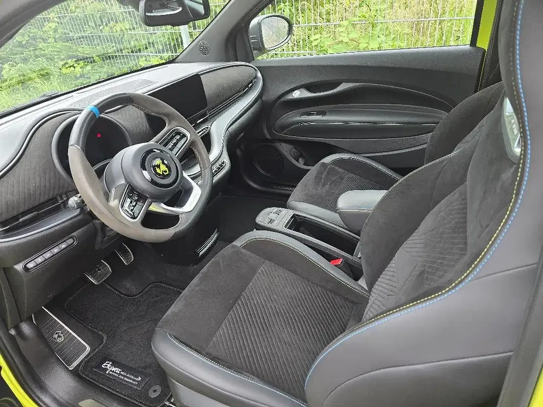 Abarth 500e - Thumbnail 6