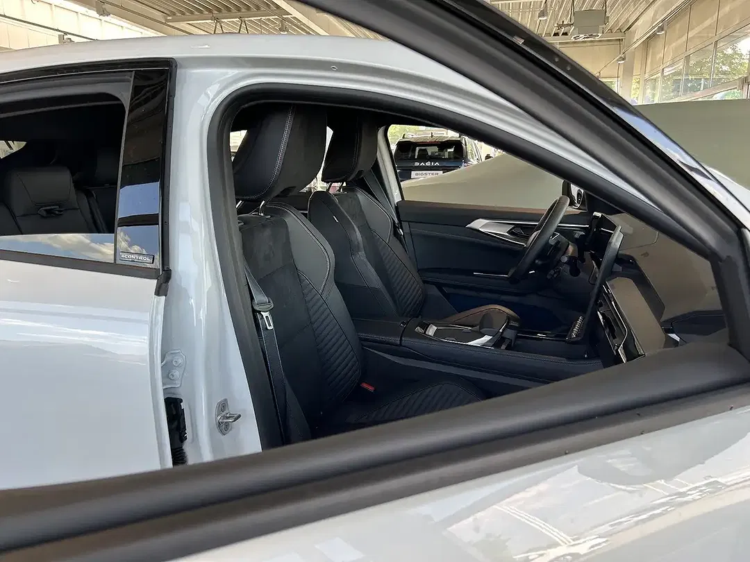 Renault Rafale PHEV 4x4 - Thumbnail 5