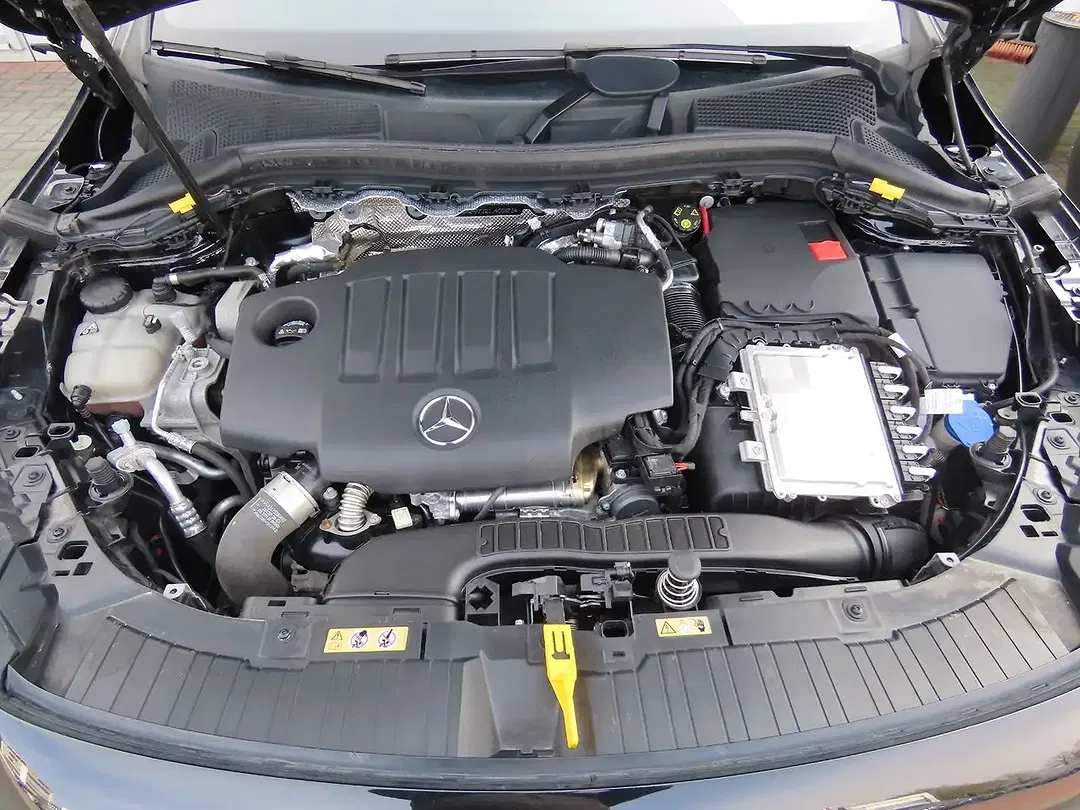 Mercedes-Benz GLA 200 - Thumbnail 3