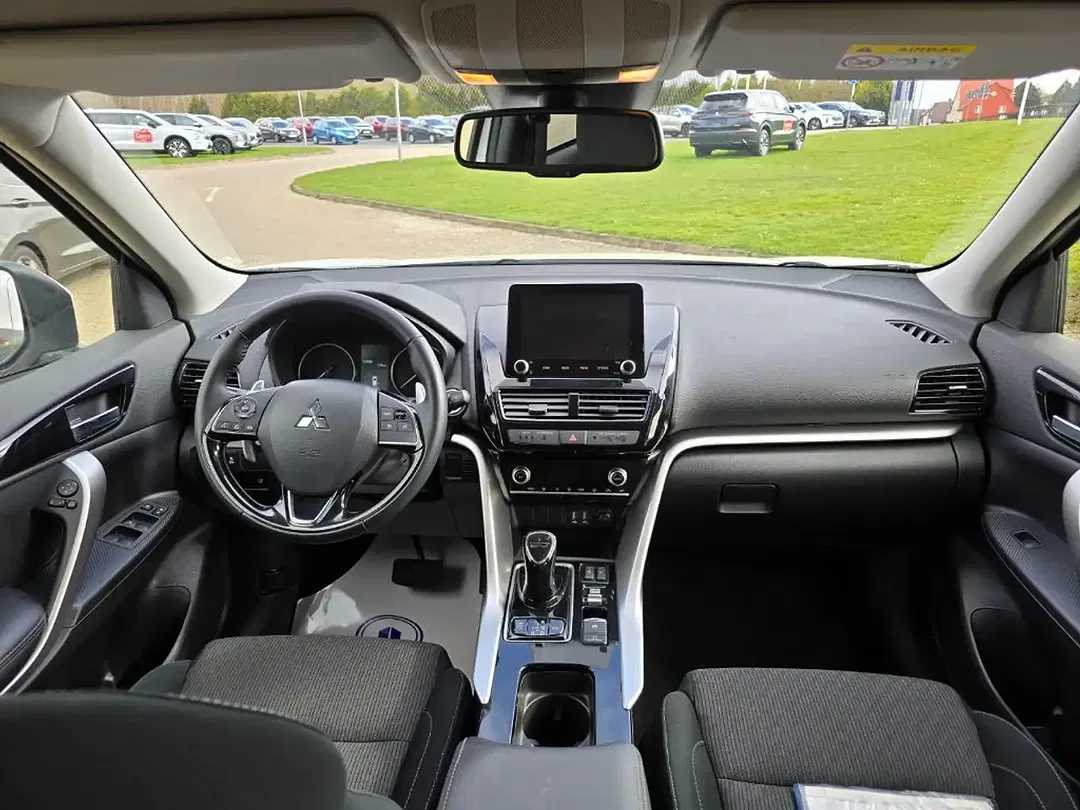 Mitsubishi Eclipse Cross 2.4 PHEV Hybrid MIVEC 4WD Basis - Thumbnail 12