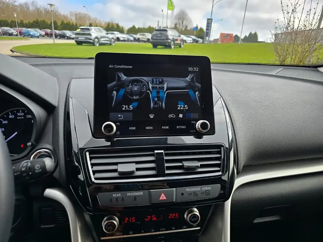 Mitsubishi Eclipse Cross 2.4 PHEV Hybrid MIVEC 4WD Basis - Thumbnail 14