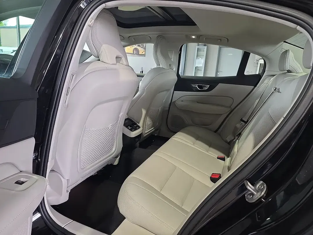 Volvo S60 B5 AWD Ultimate Dark - foto 15