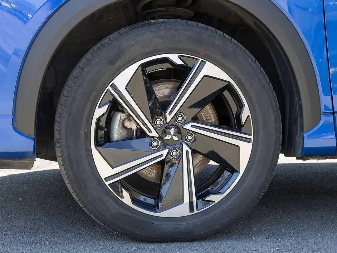 Mitsubishi Eclipse Cross Hybrid 4WD Plus Select Black - Thumbnail 6