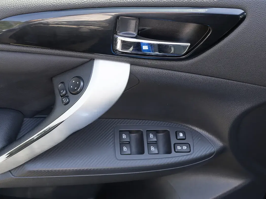 Mitsubishi Eclipse Cross Hybrid 4WD Plus Select Black - Thumbnail 9