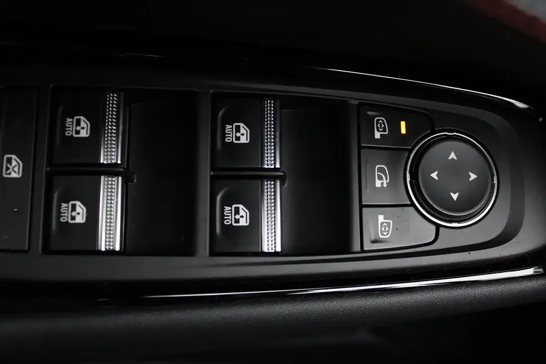 Renault Rafale PHEV 4x4 - Thumbnail 11