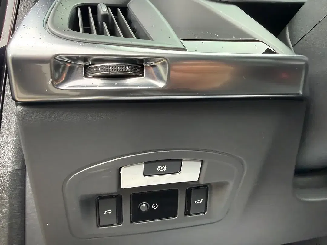 Jaguar I-Pace 4x4 - Thumbnail 13
