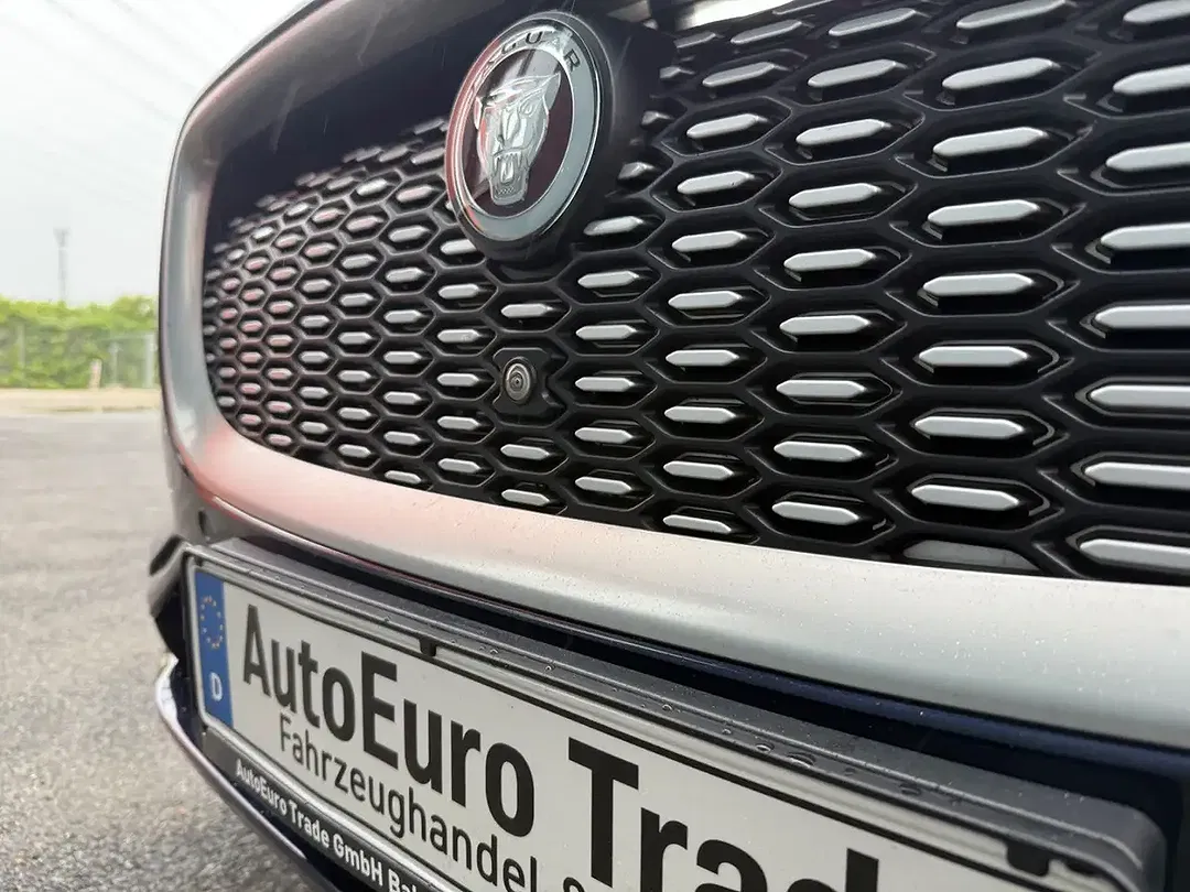 Jaguar I-Pace 4x4 - Thumbnail 8