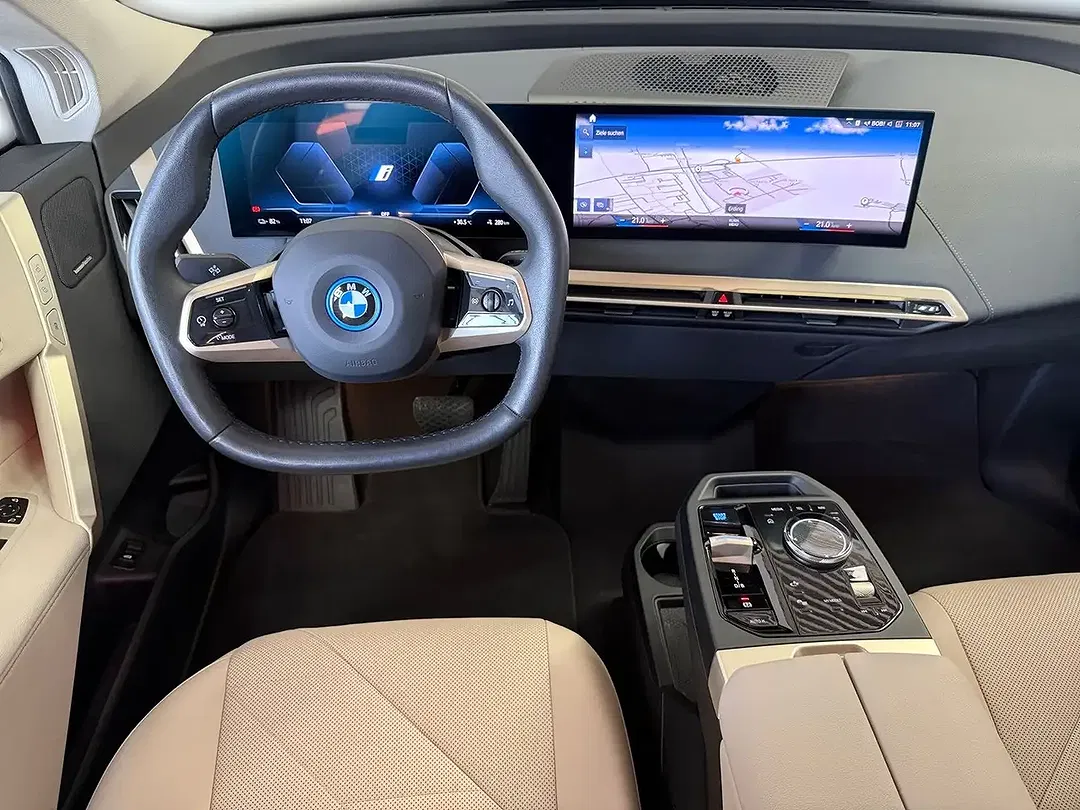 BMW iX - Thumbnail 6