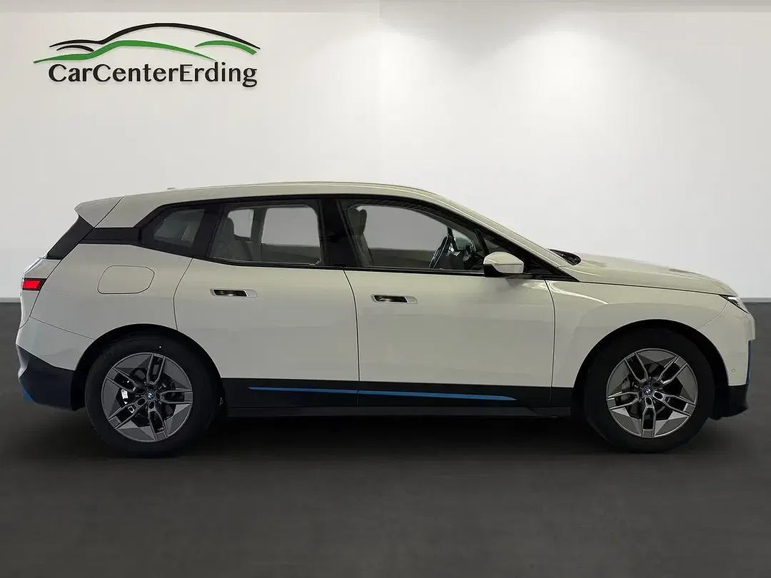 BMW iX - foto 2