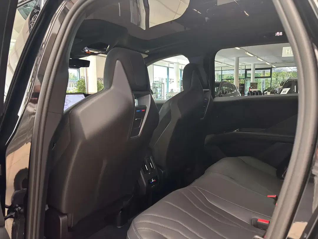 BMW iX3 M Sport - Thumbnail 10