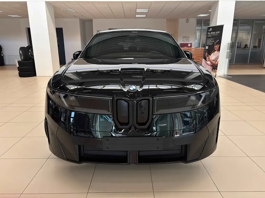 BMW iX3 M Sport - Thumbnail 4