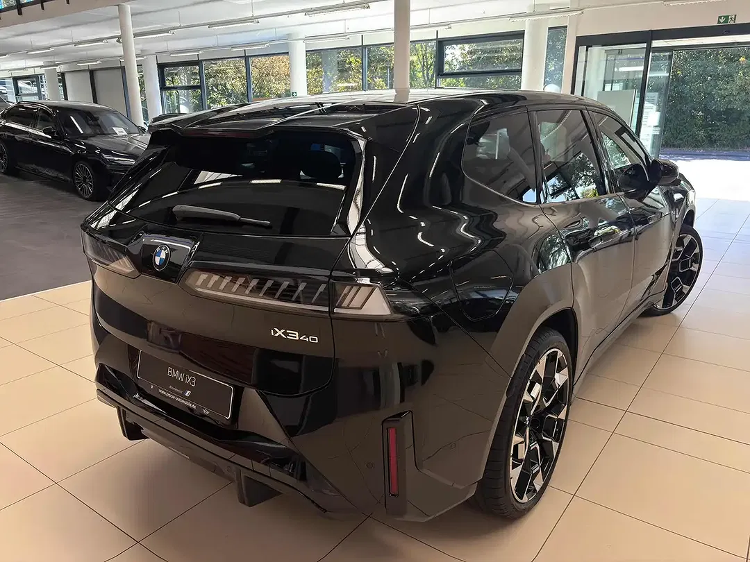 BMW iX3 M Sport - Thumbnail 6