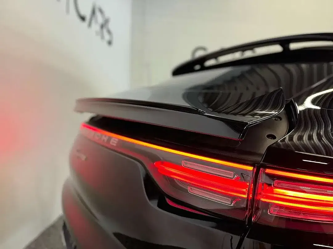 Porsche Cayenne E-Hybrid Sport Design Coupe - Thumbnail 11