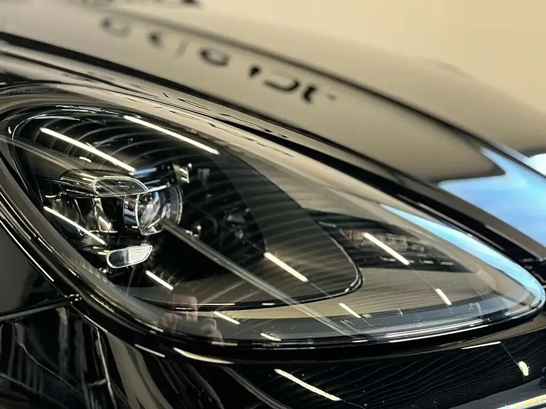 Porsche Cayenne E-Hybrid Sport Design Coupe - Thumbnail 8