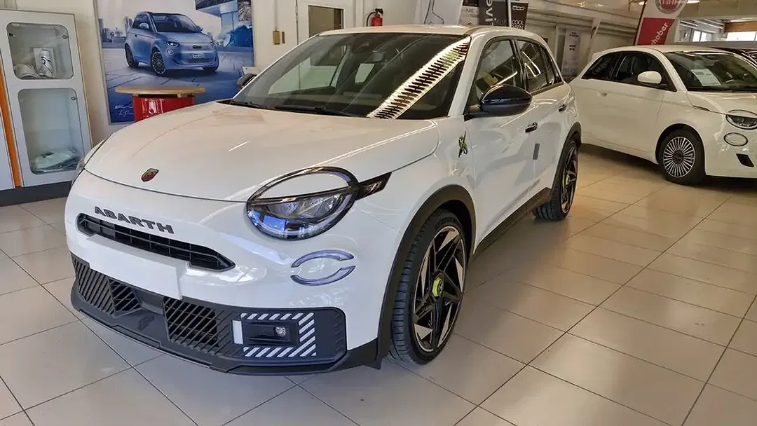 Abarth 600e Turismo - foto 1