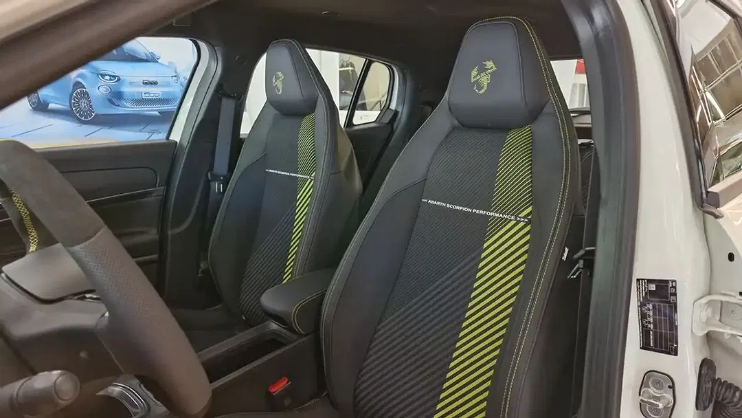 Abarth 600e Turismo - Thumbnail 10