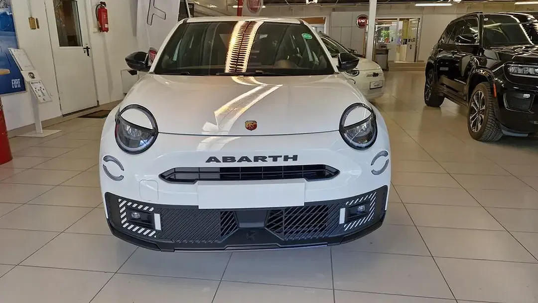 Abarth 600e Turismo - foto 2