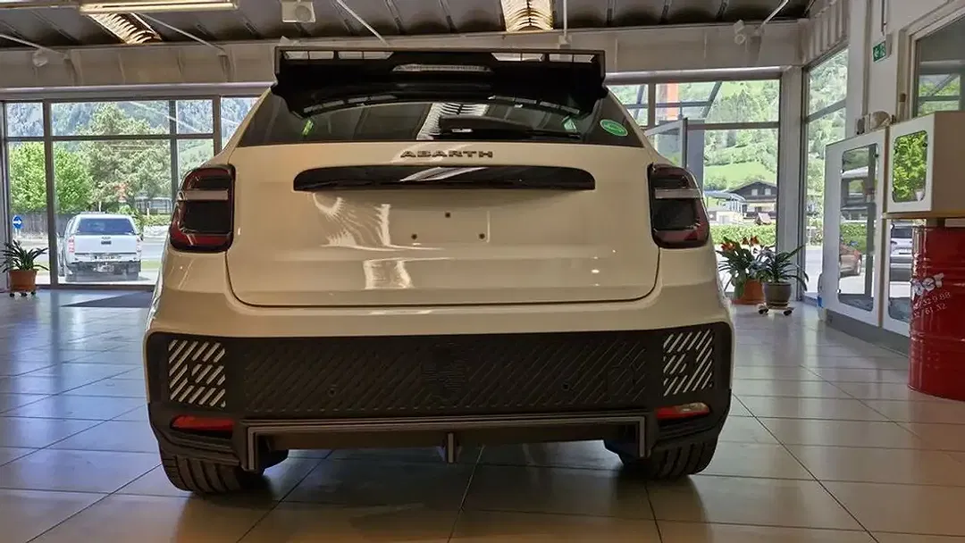 Abarth 600e Turismo - Thumbnail 6