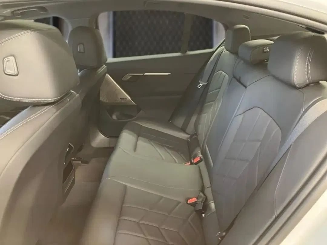BMW i5 eDrive - Thumbnail 5