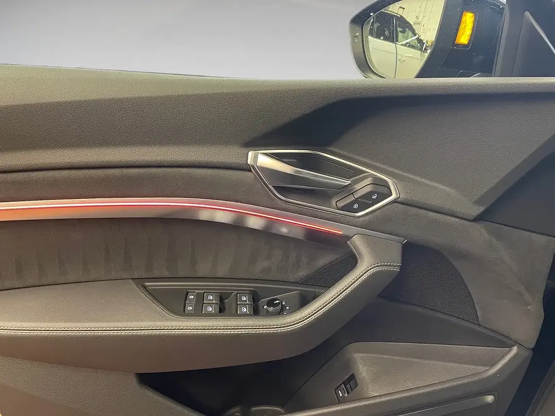 Audi e-tron 55 quattro Sportback S line - Thumbnail 11