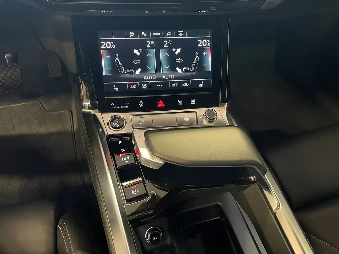 Audi e-tron 55 quattro Sportback S line - Thumbnail 13