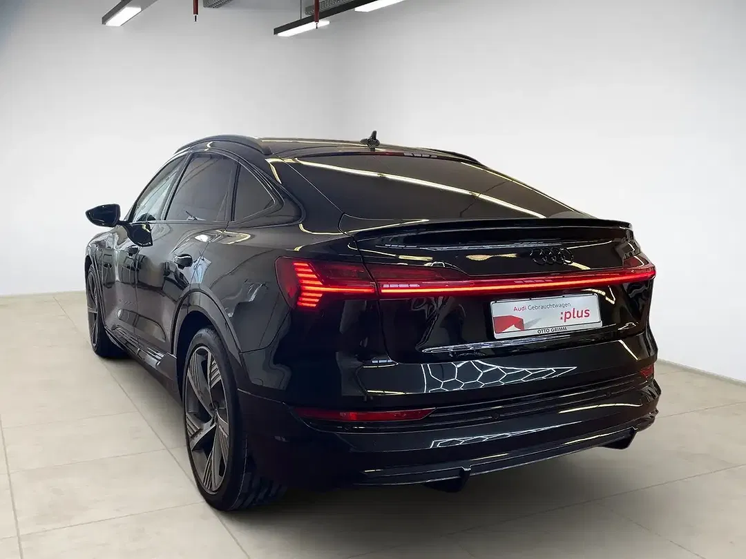 Audi e-tron 55 quattro Sportback S line - Thumbnail 4
