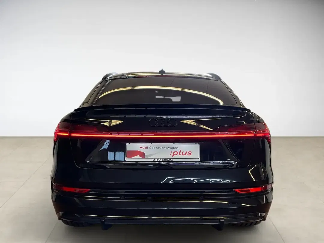 Audi e-tron 55 quattro Sportback S line - Thumbnail 6
