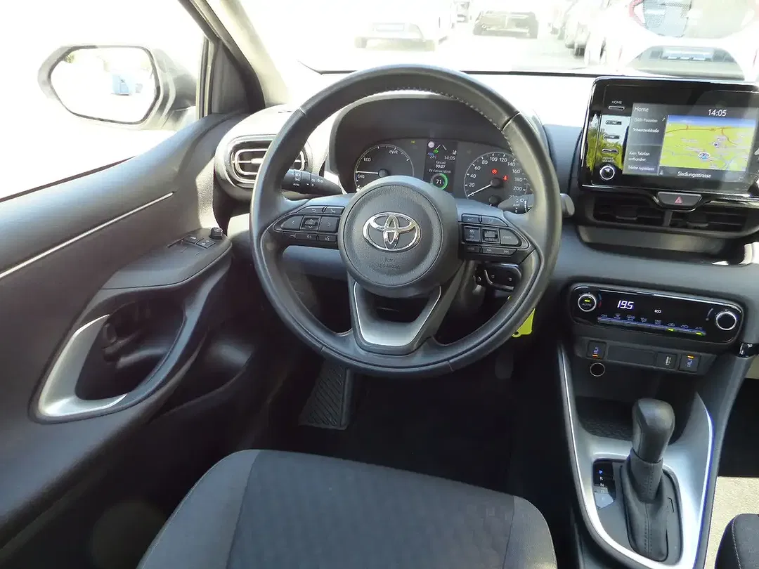 Toyota Yaris Hybrid Business Edition - Thumbnail 9