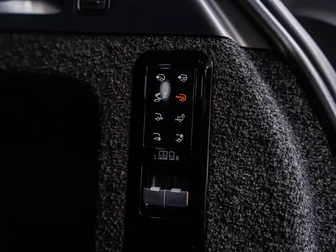 Land Rover Range Rover SV Executive - Thumbnail 9