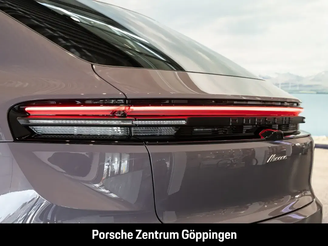 Porsche Macan - Thumbnail 11