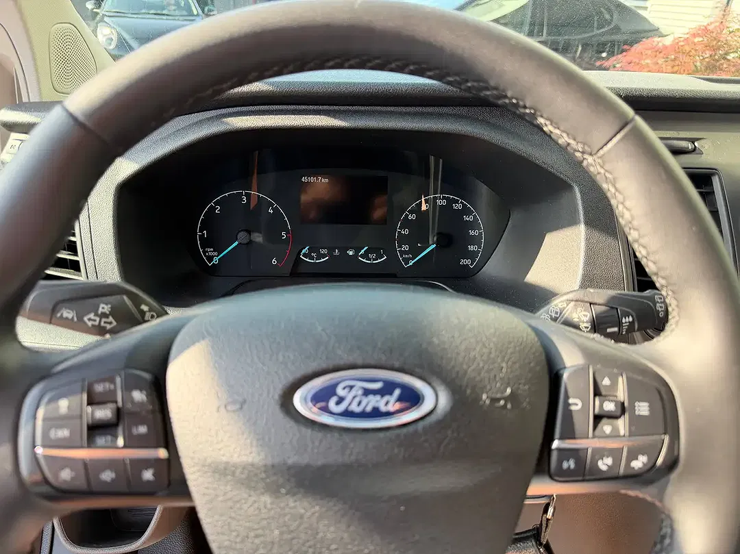 Ford Tourneo Custom - foto 11