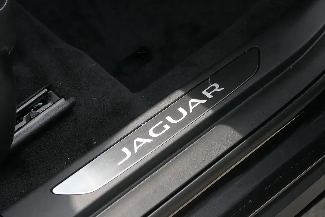 Jaguar I-Pace EV400 4x4 R-Dynamic SE - Thumbnail 12