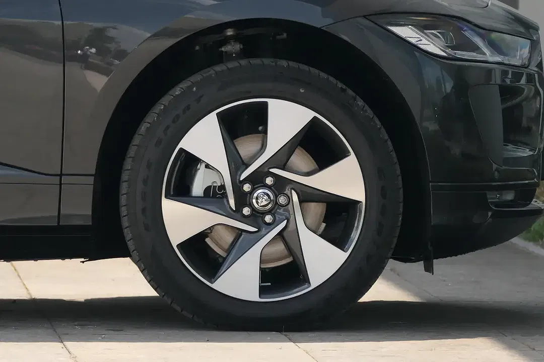 Jaguar I-Pace EV400 4x4 R-Dynamic SE - Thumbnail 9